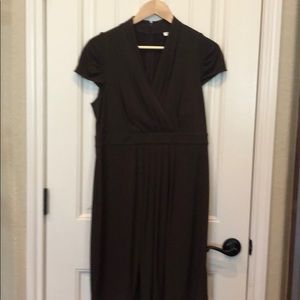 Short sleeve brown dress